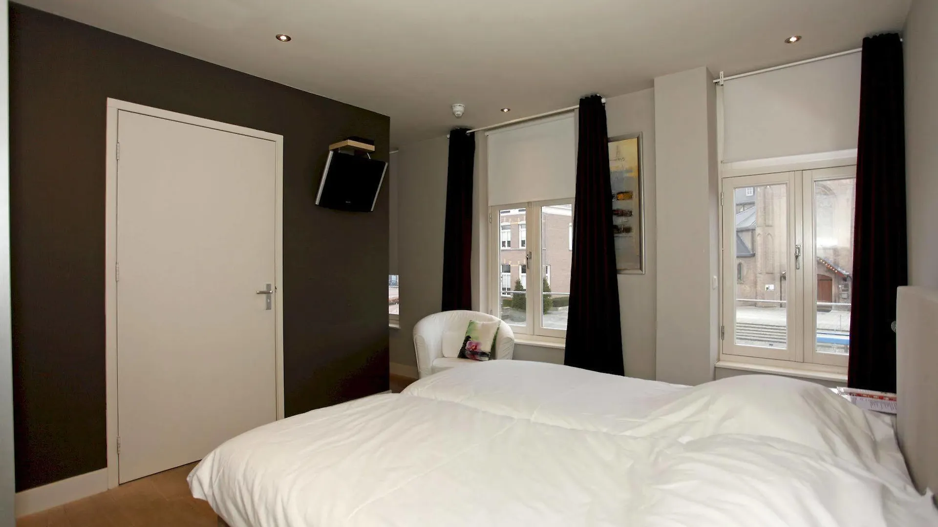 ** Hotel Lightotel Veldhoven Airport Netherlands